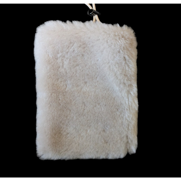 Natures Collection Copenhagen Light Pink Gwen Phonebag Sheepskin Crossbody Bag - Picture 5 of 5